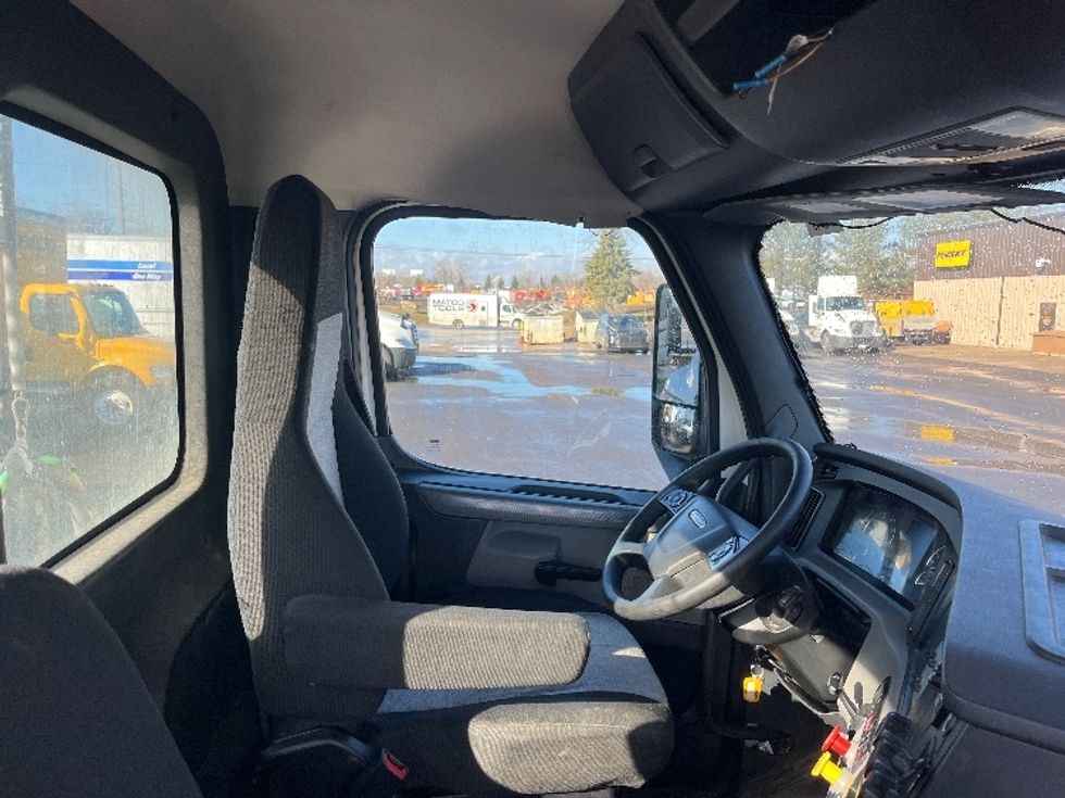 Day Cab Tractor-Heavy Duty Tractors-Freightliner-2020-T12642ST-Middlefield-OH-559,775\n\t\tmiles-$ 25,250 - Image 14