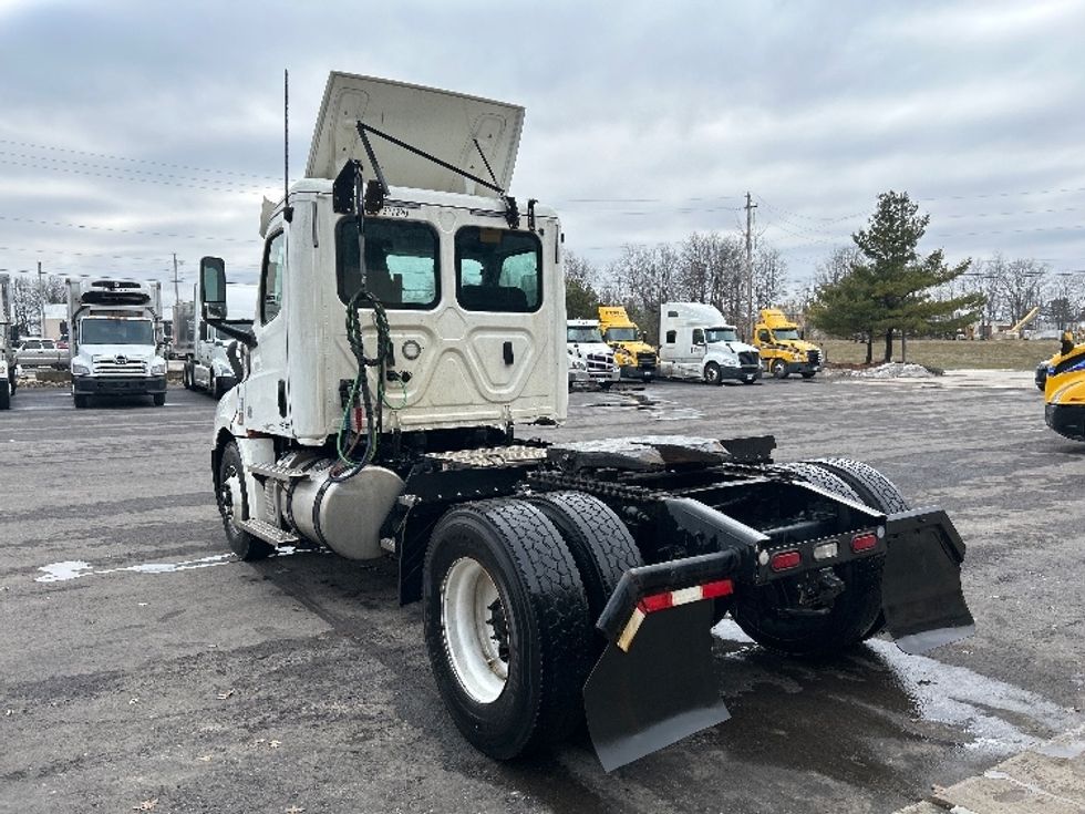 Day Cab Tractor-Heavy Duty Tractors-Freightliner-2020-T12642ST-Middlefield-OH-559,775\n\t\tmiles-$ 25,250 - Image 5