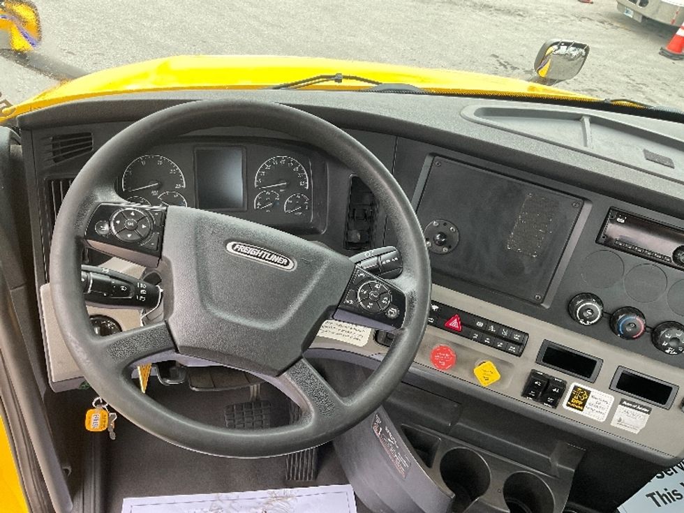 Day Cab Tractor-Heavy Duty Tractors-Freightliner-2020-T12642ST-Moberly-MO-372,526\n\t\tmiles-$ 58,500 - Image 11