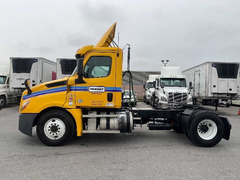 Day Cab Tractor-Heavy Duty Tractors-Freightliner-2020-T12642ST-Moberly-MO-372,526\n\t\tmiles-$ 58,500 - Image 4