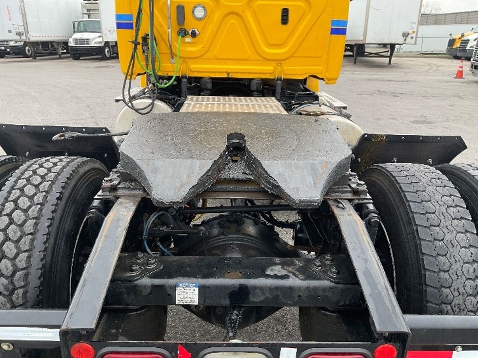 Day Cab Tractor-Heavy Duty Tractors-Freightliner-2020-T12642ST-Moberly-MO-372,526\n\t\tmiles-$ 58,500 - Image 6