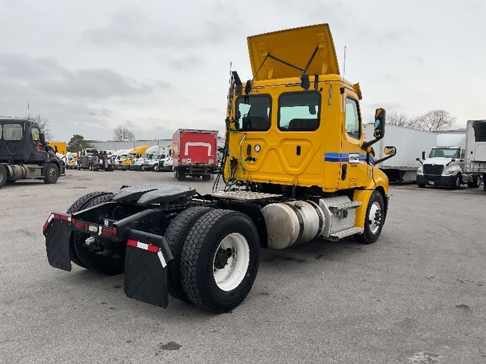Day Cab Tractor-Heavy Duty Tractors-Freightliner-2020-T12642ST-Moberly-MO-372,526\n\t\tmiles-$ 58,500 - Image 7
