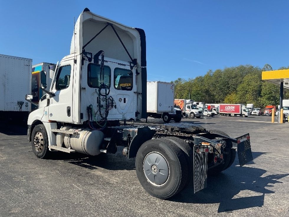 Day Cab Tractor-Heavy Duty Tractors-Freightliner-2020-T12642ST-Mount Pleasant-PA-685,118\n\t\tmiles-$ 25,500 - Image 5