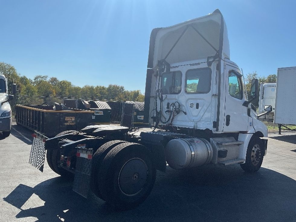 Day Cab Tractor-Heavy Duty Tractors-Freightliner-2020-T12642ST-Mount Pleasant-PA-685,118\n\t\tmiles-$ 25,500 - Image 7