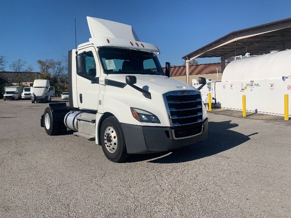 Day Cab Tractor-Heavy Duty Tractors-Freightliner-2020-T12642ST-Nashville (Mount Juliet)-TN-417,281\n\t\tmiles-$ 41,500 - Image 1