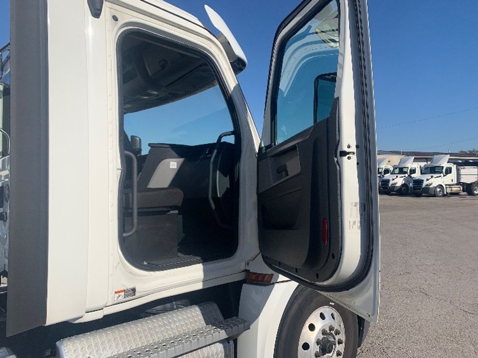 Day Cab Tractor-Heavy Duty Tractors-Freightliner-2020-T12642ST-Nashville (Mount Juliet)-TN-417,281\n\t\tmiles-$ 41,500 - Image 12