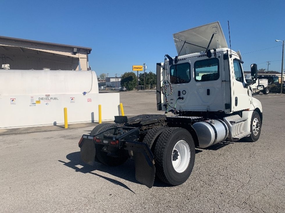 Day Cab Tractor-Heavy Duty Tractors-Freightliner-2020-T12642ST-Nashville (Mount Juliet)-TN-417,281\n\t\tmiles-$ 41,500 - Image 7