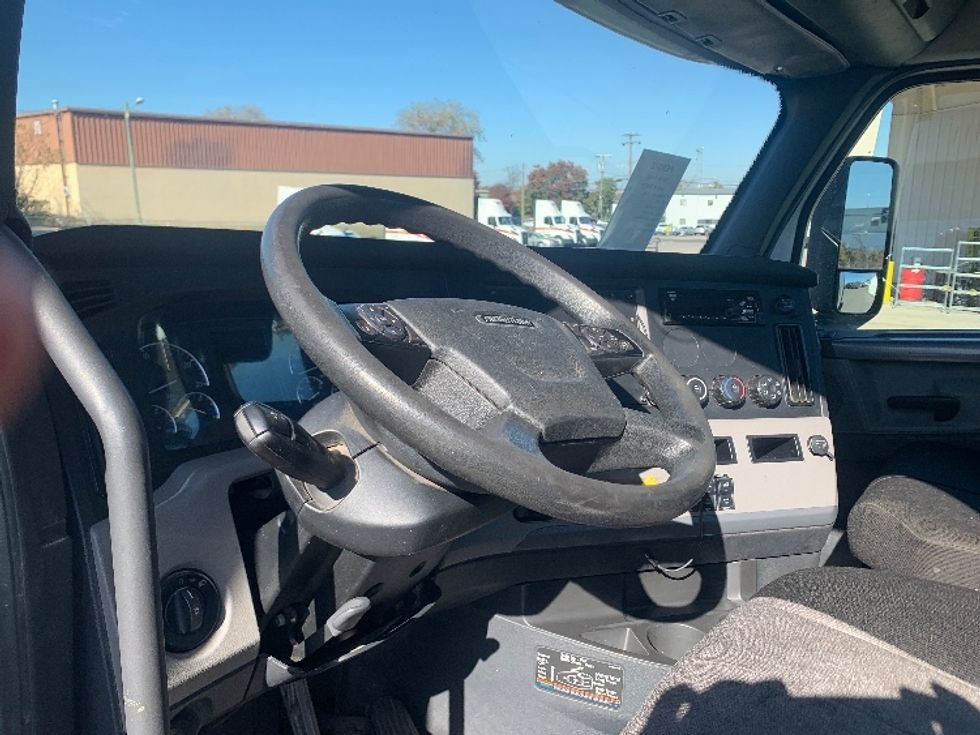 Day Cab Tractor-Heavy Duty Tractors-Freightliner-2020-T12642ST-Nashville (Mount Juliet)-TN-420,123\n\t\tmiles-$ 41,250 - Image 10