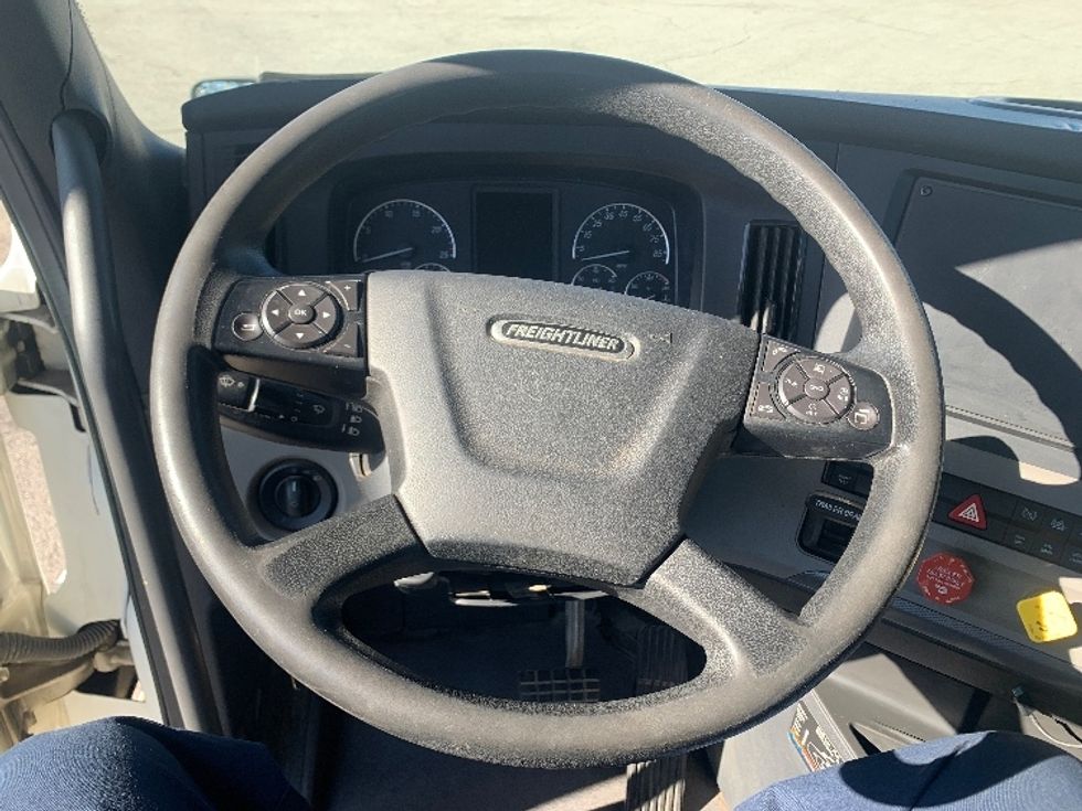 Day Cab Tractor-Heavy Duty Tractors-Freightliner-2020-T12642ST-Nashville (Mount Juliet)-TN-420,123\n\t\tmiles-$ 41,250 - Image 11