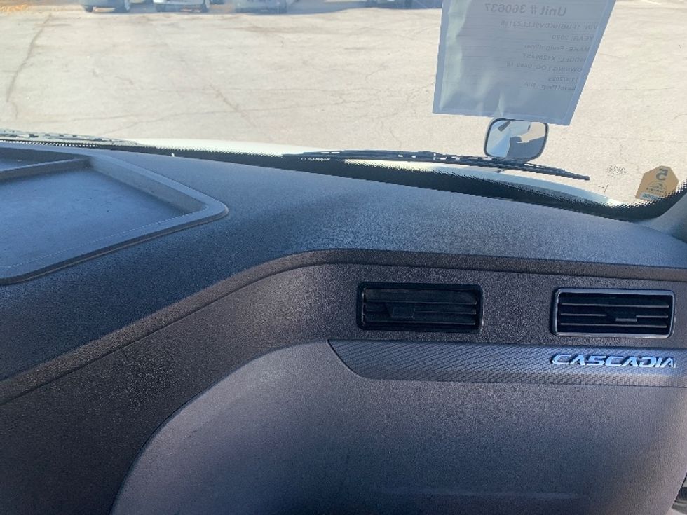 Day Cab Tractor-Heavy Duty Tractors-Freightliner-2020-T12642ST-Nashville (Mount Juliet)-TN-420,123\n\t\tmiles-$ 41,250 - Image 13