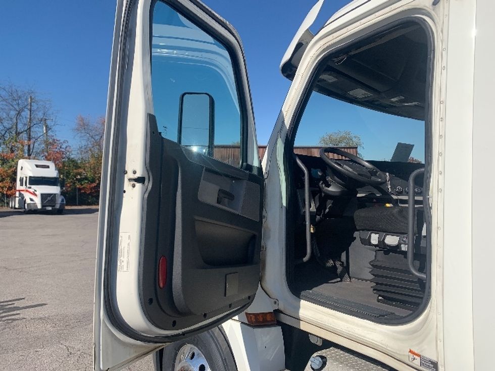 Day Cab Tractor-Heavy Duty Tractors-Freightliner-2020-T12642ST-Nashville (Mount Juliet)-TN-420,123\n\t\tmiles-$ 41,250 - Image 9