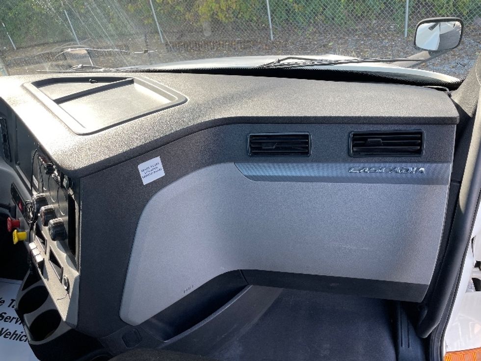 Day Cab Tractor-Heavy Duty Tractors-Freightliner-2020-T12642ST-Nashville (Mount Juliet)-TN-451,573\n\t\tmiles-$ 38,750 - Image 13