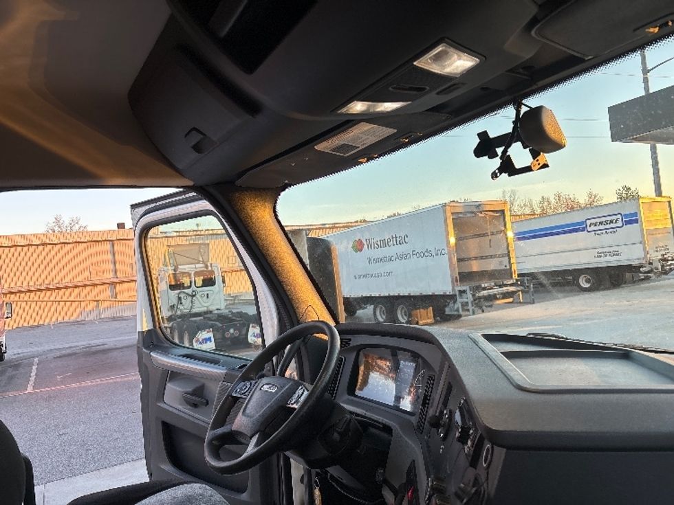 Day Cab Tractor-Heavy Duty Tractors-Freightliner-2020-T12642ST-Norcross-GA-437,447\n\t\tmiles-$ 40,000 - Image 14