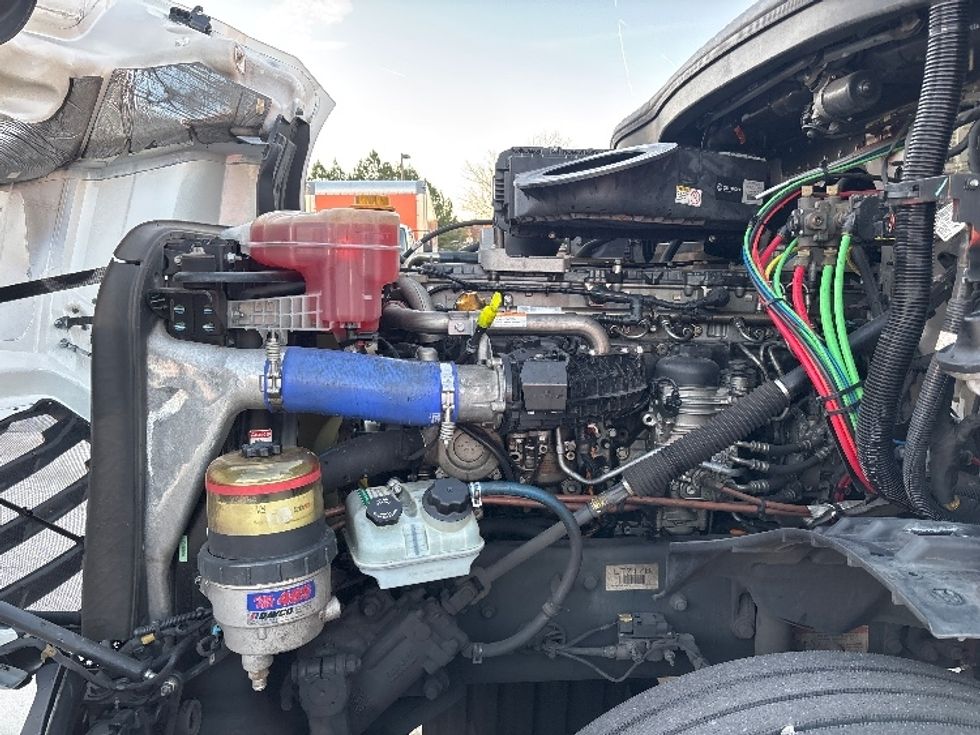 Day Cab Tractor-Heavy Duty Tractors-Freightliner-2020-T12642ST-Norcross-GA-437,447\n\t\tmiles-$ 40,000 - Image 16