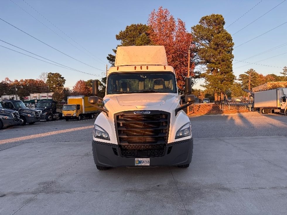 Day Cab Tractor-Heavy Duty Tractors-Freightliner-2020-T12642ST-Norcross-GA-437,447\n\t\tmiles-$ 40,000 - Image 2