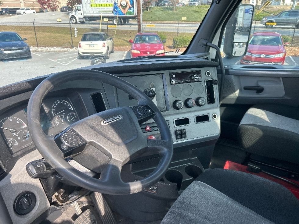 Day Cab Tractor-Heavy Duty Tractors-Freightliner-2020-T12642ST-Norcross-GA-516,157\n\t\tmiles-$ 33,750 - Image 10