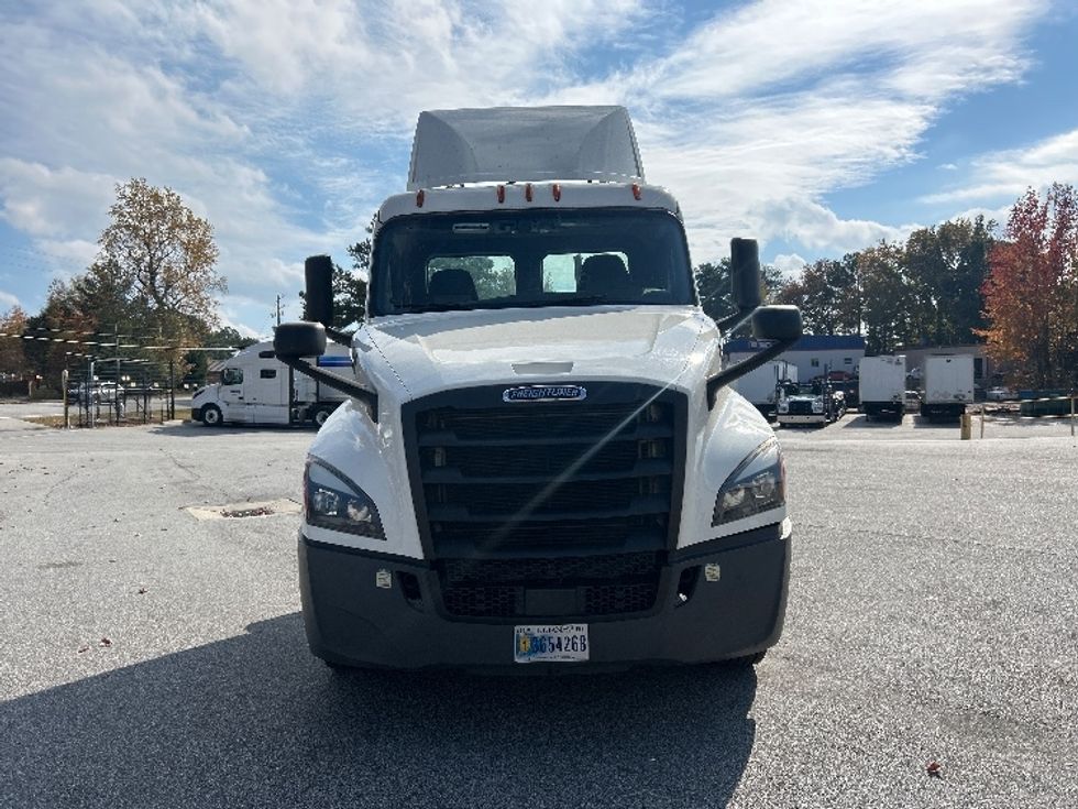Day Cab Tractor-Heavy Duty Tractors-Freightliner-2020-T12642ST-Norcross-GA-516,157\n\t\tmiles-$ 33,750 - Image 2