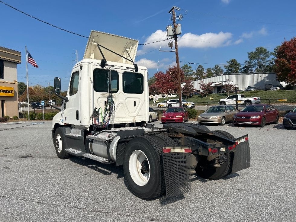Day Cab Tractor-Heavy Duty Tractors-Freightliner-2020-T12642ST-Norcross-GA-516,157\n\t\tmiles-$ 33,750 - Image 5