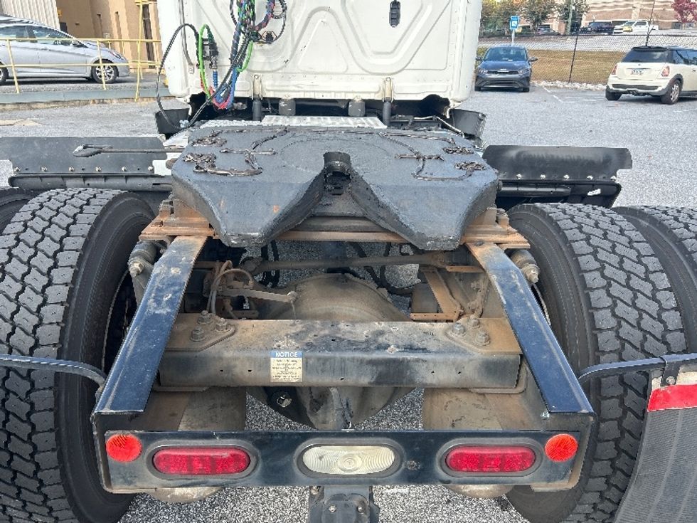 Day Cab Tractor-Heavy Duty Tractors-Freightliner-2020-T12642ST-Norcross-GA-516,157\n\t\tmiles-$ 33,750 - Image 6