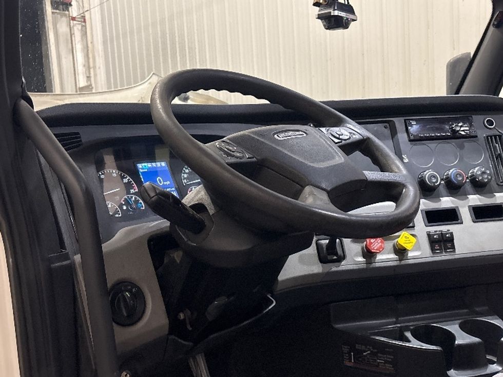 Day Cab Tractor-Heavy Duty Tractors-Freightliner-2020-T12642ST-Norcross-GA-737,406\n\t\tmiles-$ 23,250 - Image 10