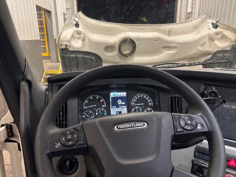 Day Cab Tractor-Heavy Duty Tractors-Freightliner-2020-T12642ST-Norcross-GA-737,406\n\t\tmiles-$ 23,250 - Image 11