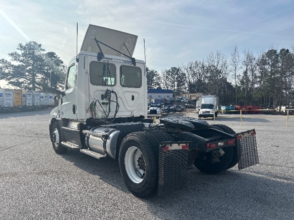 Day Cab Tractor-Heavy Duty Tractors-Freightliner-2020-T12642ST-Norcross-GA-737,406\n\t\tmiles-$ 23,250 - Image 5