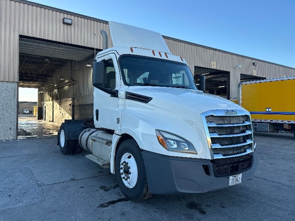 Day Cab Tractor-Heavy Duty Tractors-Freightliner-2020-T12642ST-Omaha-NE-385,558\n\t\tmiles-$ 33,250 - Image 1
