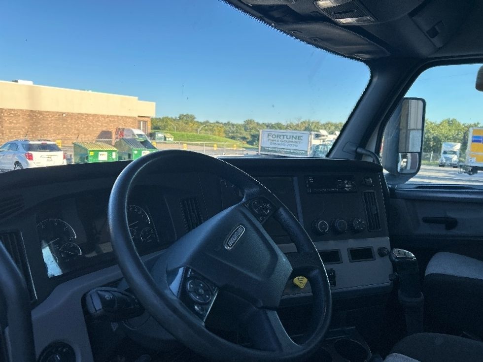 Day Cab Tractor-Heavy Duty Tractors-Freightliner-2020-T12642ST-Omaha-NE-385,558\n\t\tmiles-$ 33,250 - Image 10