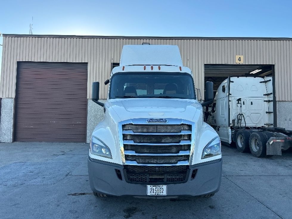 Day Cab Tractor-Heavy Duty Tractors-Freightliner-2020-T12642ST-Omaha-NE-385,558\n\t\tmiles-$ 33,250 - Image 2