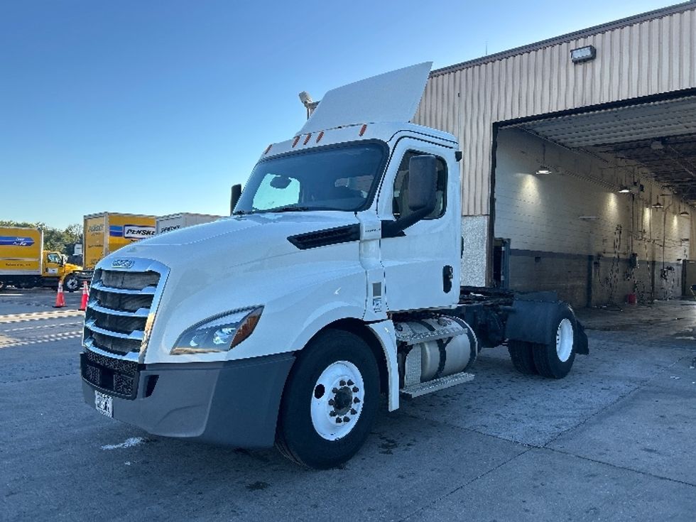 Day Cab Tractor-Heavy Duty Tractors-Freightliner-2020-T12642ST-Omaha-NE-385,558\n\t\tmiles-$ 33,250 - Image 3