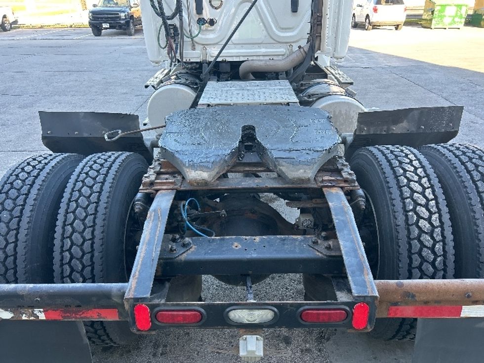 Day Cab Tractor-Heavy Duty Tractors-Freightliner-2020-T12642ST-Omaha-NE-385,558\n\t\tmiles-$ 33,250 - Image 6
