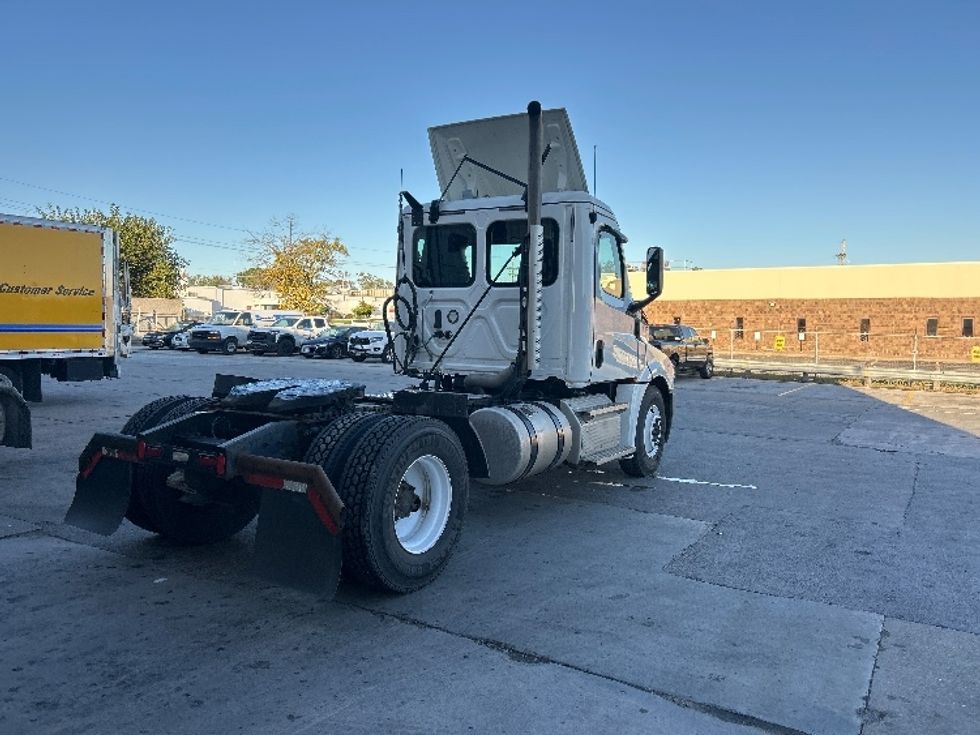 Day Cab Tractor-Heavy Duty Tractors-Freightliner-2020-T12642ST-Omaha-NE-385,558\n\t\tmiles-$ 33,250 - Image 7