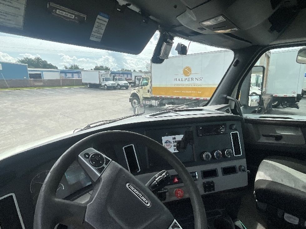 Day Cab Tractor-Heavy Duty Tractors-Freightliner-2020-T12642ST-Orlando-FL-450,035\n\t\tmiles-$ 40,000 - Image 10