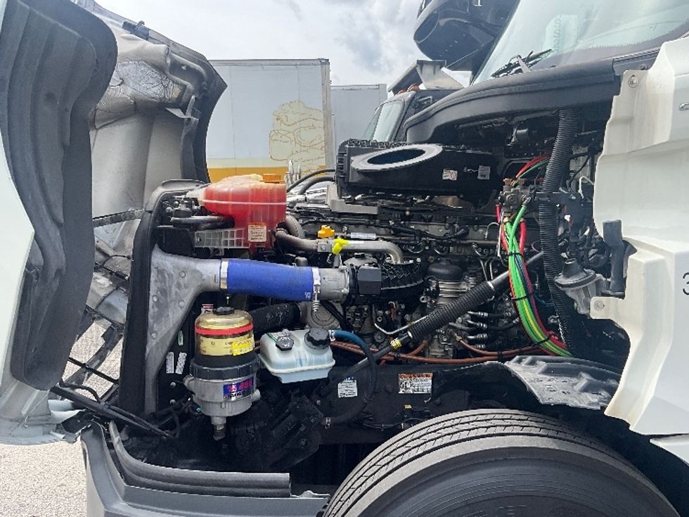 Day Cab Tractor-Heavy Duty Tractors-Freightliner-2020-T12642ST-Orlando-FL-450,035\n\t\tmiles-$ 40,000 - Image 15