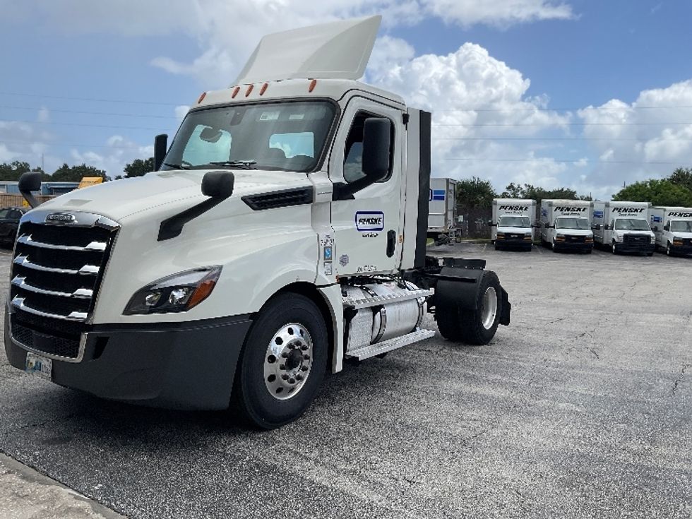 Day Cab Tractor-Heavy Duty Tractors-Freightliner-2020-T12642ST-Orlando-FL-450,035\n\t\tmiles-$ 40,000 - Image 3