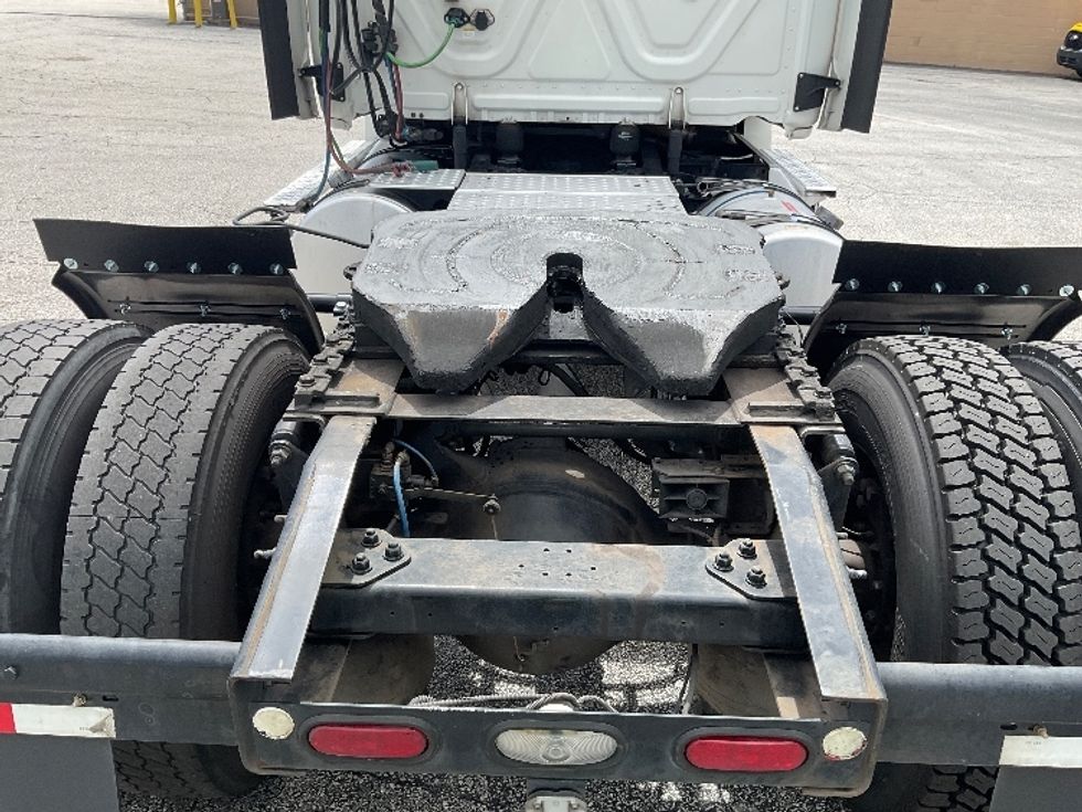 Day Cab Tractor-Heavy Duty Tractors-Freightliner-2020-T12642ST-Orlando-FL-450,035\n\t\tmiles-$ 40,000 - Image 6