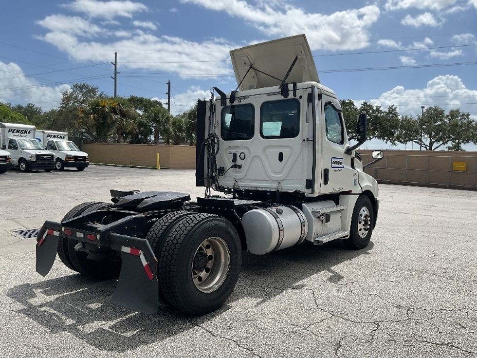 Day Cab Tractor-Heavy Duty Tractors-Freightliner-2020-T12642ST-Orlando-FL-450,035\n\t\tmiles-$ 40,000 - Image 7