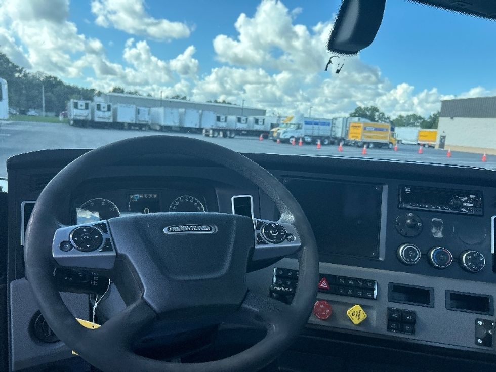 Day Cab Tractor-Heavy Duty Tractors-Freightliner-2020-T12642ST-Orlando-FL-645,497\n\t\tmiles-$ 25,500 - Image 11
