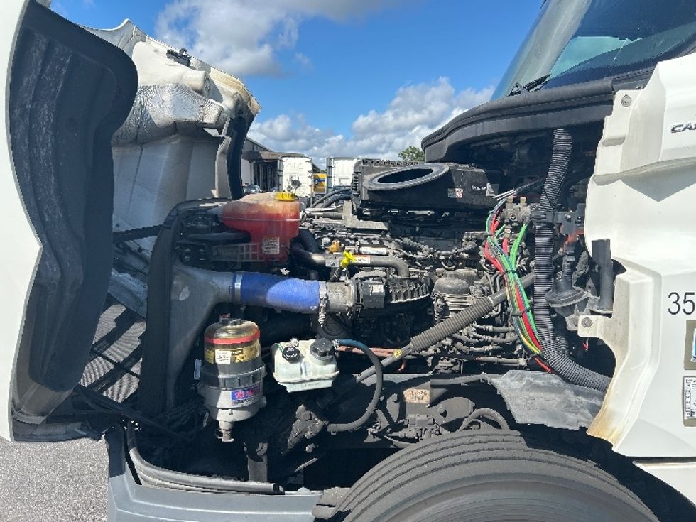 Day Cab Tractor-Heavy Duty Tractors-Freightliner-2020-T12642ST-Orlando-FL-645,497\n\t\tmiles-$ 25,500 - Image 16