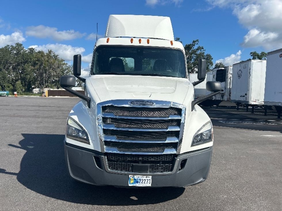 Day Cab Tractor-Heavy Duty Tractors-Freightliner-2020-T12642ST-Orlando-FL-645,497\n\t\tmiles-$ 25,500 - Image 2