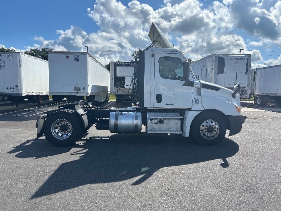 Day Cab Tractor-Heavy Duty Tractors-Freightliner-2020-T12642ST-Orlando-FL-645,497\n\t\tmiles-$ 25,500 - Image 8