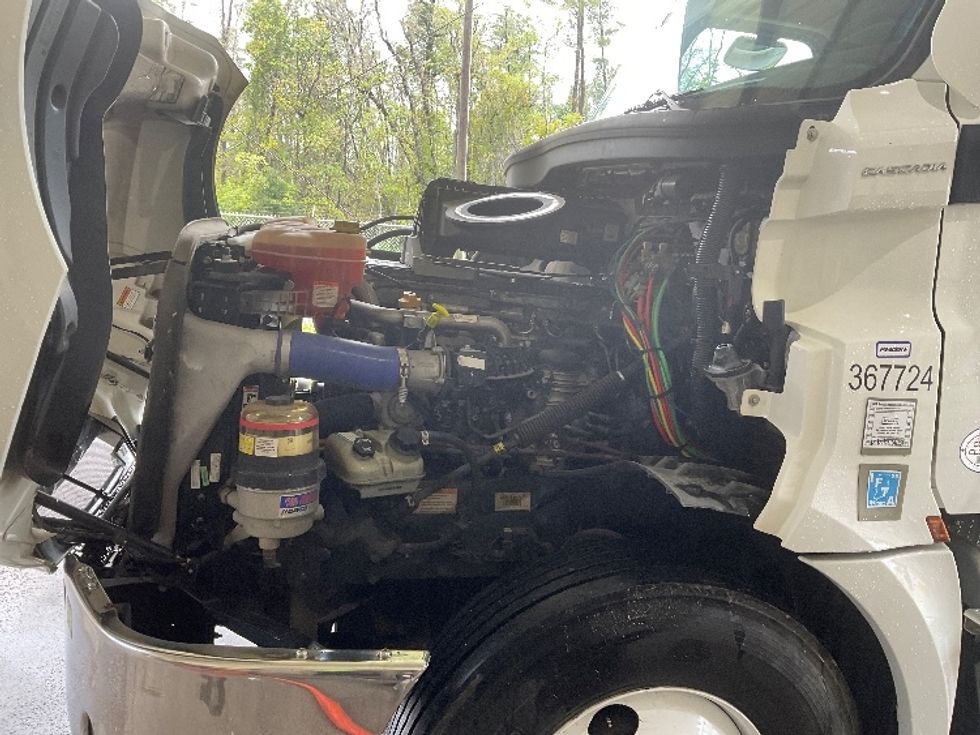 Day Cab Tractor-Heavy Duty Tractors-Freightliner-2020-T12642ST-Panama City-FL-137,515\n\t\tmiles-$ 58,750 - Image 16