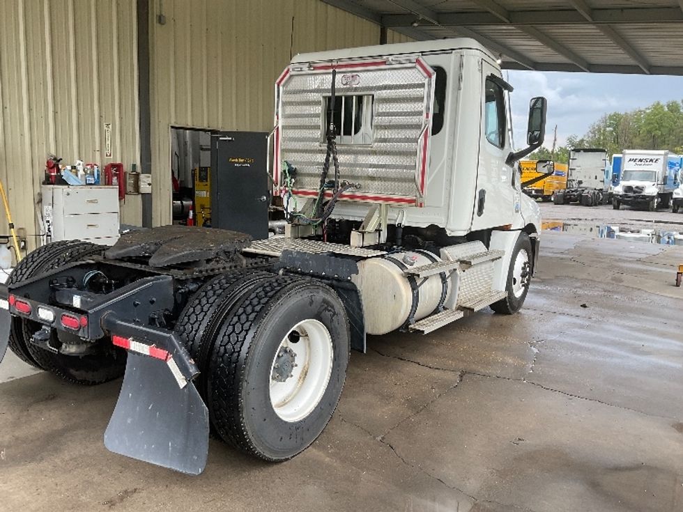 Day Cab Tractor-Heavy Duty Tractors-Freightliner-2020-T12642ST-Panama City-FL-137,515\n\t\tmiles-$ 58,750 - Image 17