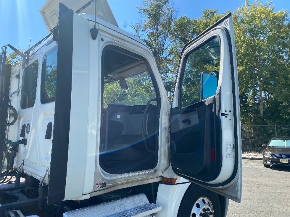 Day Cab Tractor-Heavy Duty Tractors-Freightliner-2020-T12642ST-Parsippany-NJ-316,209\n\t\tmiles-$ 41,500 - Image 12