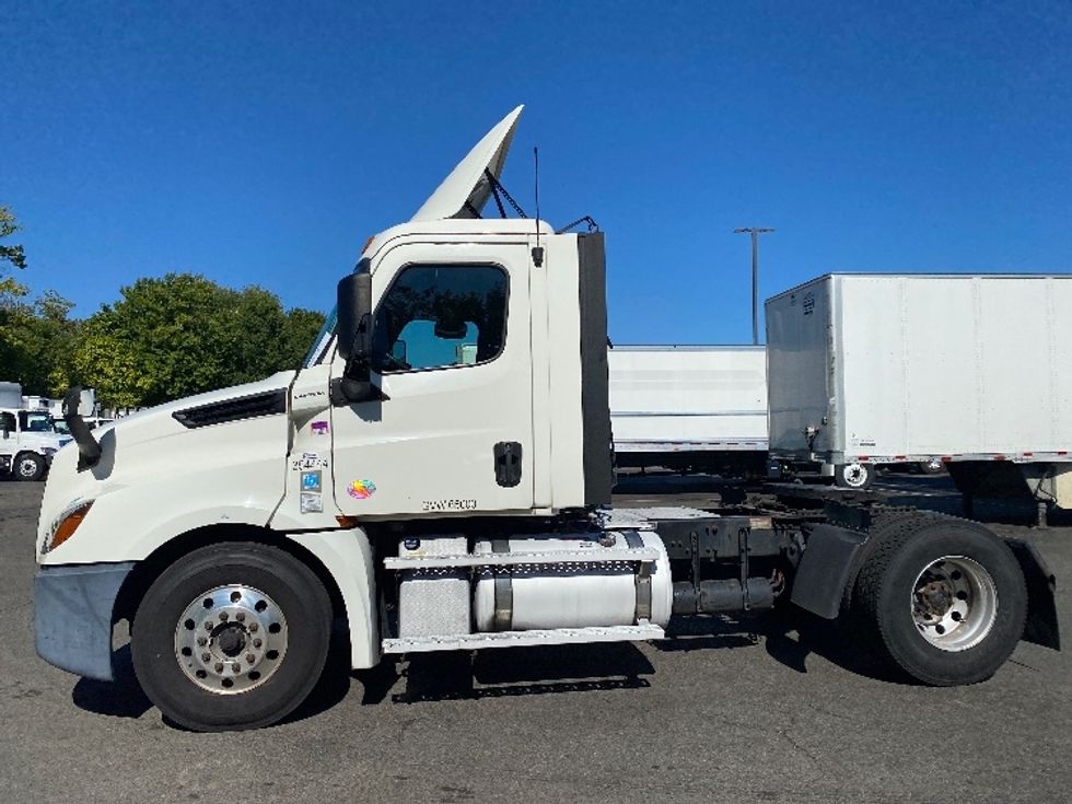 Day Cab Tractor-Heavy Duty Tractors-Freightliner-2020-T12642ST-Parsippany-NJ-316,209\n\t\tmiles-$ 41,500 - Image 4