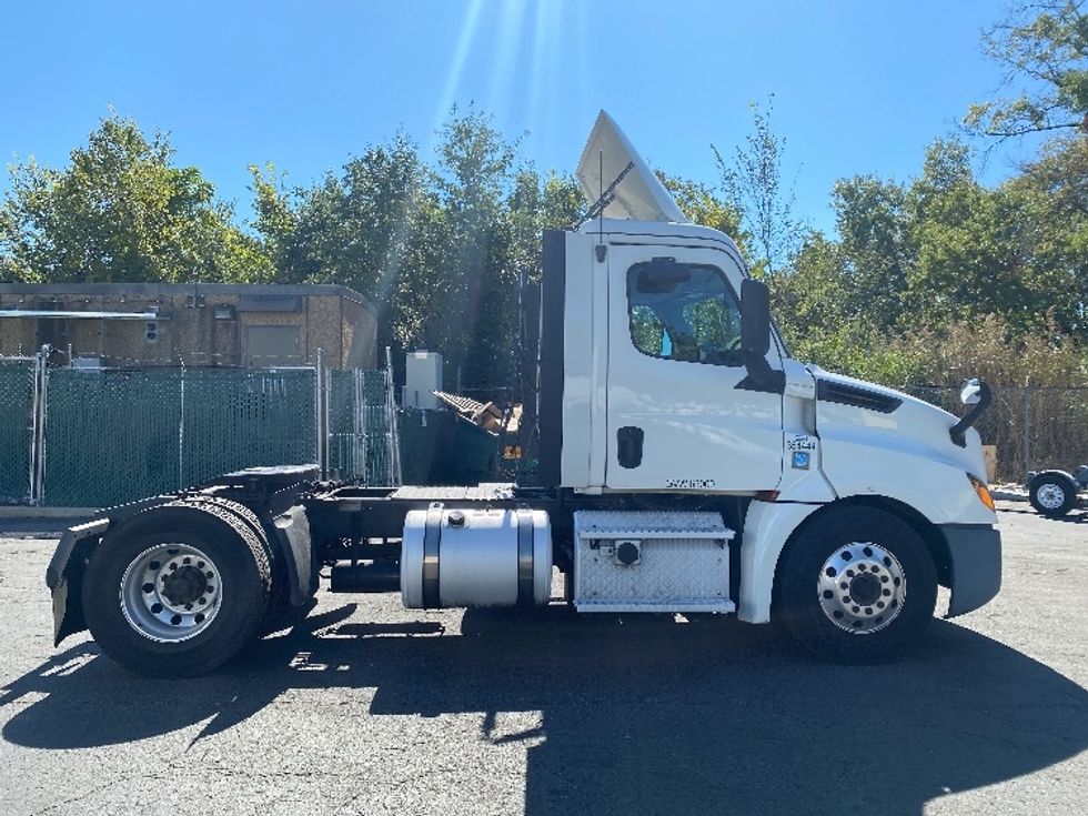 Day Cab Tractor-Heavy Duty Tractors-Freightliner-2020-T12642ST-Parsippany-NJ-316,209\n\t\tmiles-$ 41,500 - Image 8