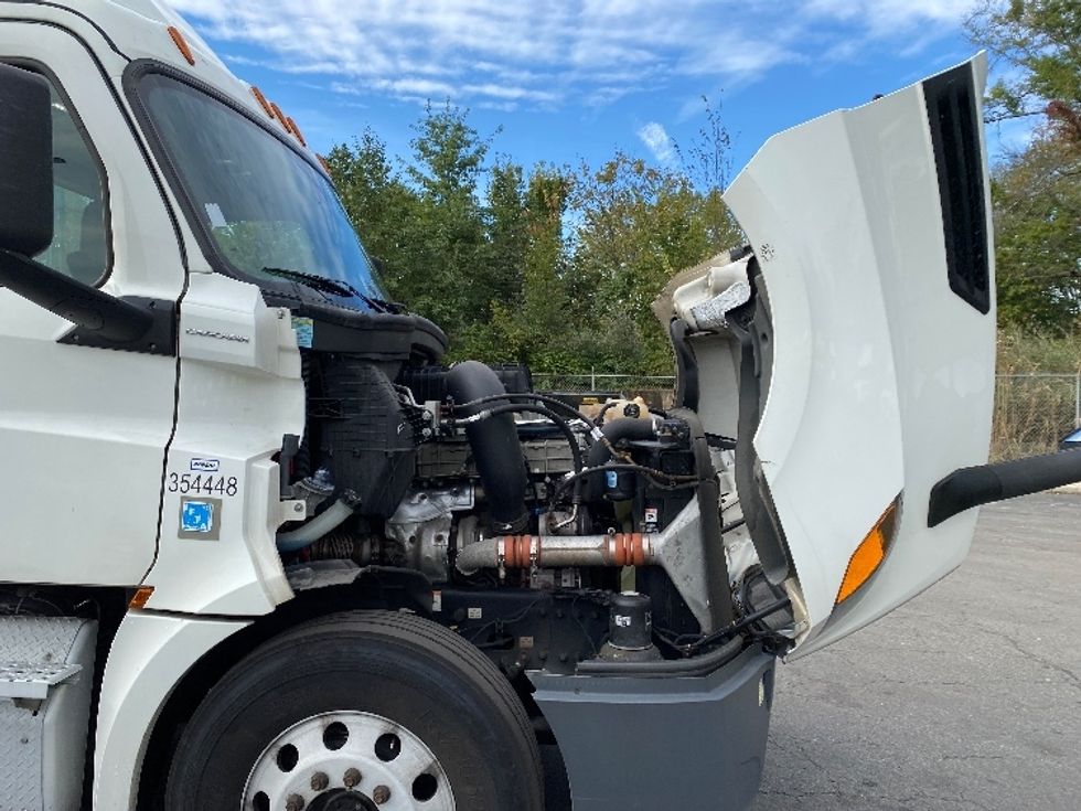 Day Cab Tractor-Heavy Duty Tractors-Freightliner-2020-T12642ST-Parsippany-NJ-387,943\n\t\tmiles-$ 38,250 - Image 15