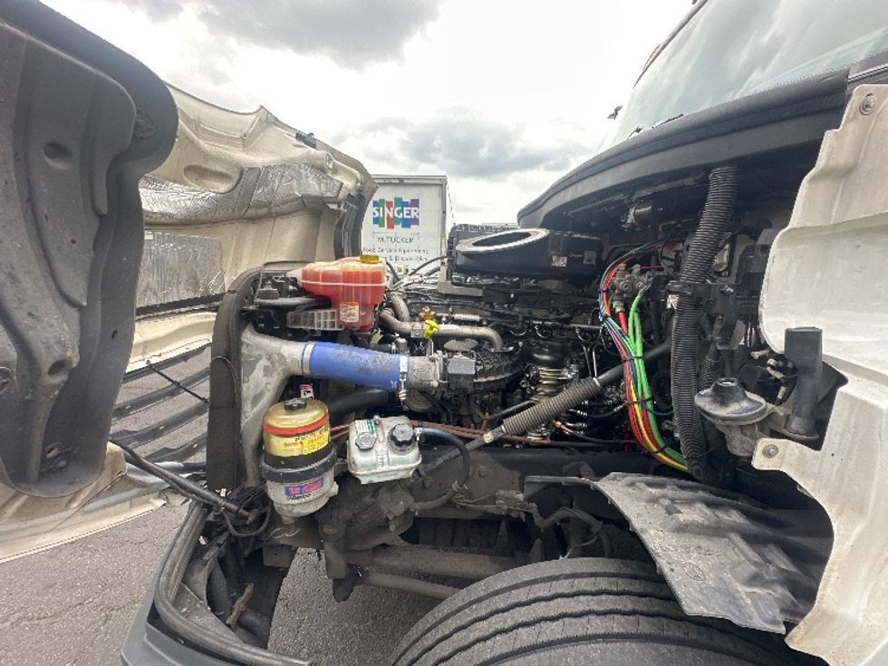 Day Cab Tractor-Heavy Duty Tractors-Freightliner-2020-T12642ST-Parsippany-NJ-390,227\n\t\tmiles-$ 38,000 - Image 15