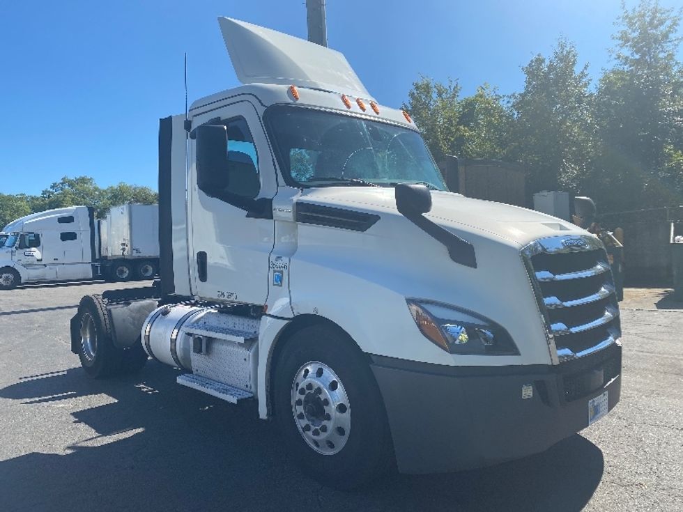 2020 Freightliner Cascadia 125" Sleeper Cab photo 15