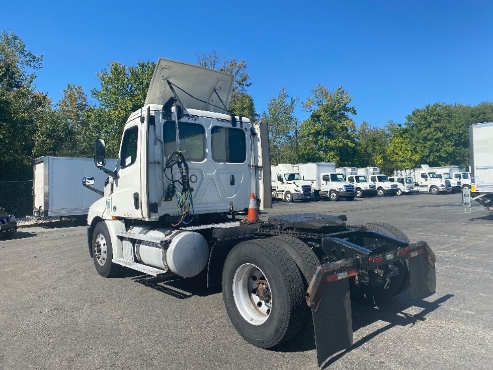 Day Cab Tractor-Heavy Duty Tractors-Freightliner-2020-T12642ST-Parsippany-NJ-391,297\n\t\tmiles-$ 38,000 - Image 5